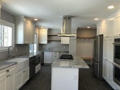 5 Fernwood Dr, Albany, NY 12211 - photo 2