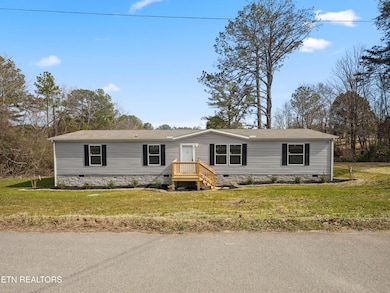 120 N Hillcrest Dr, Spring City, TN 37381 - photo 2