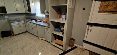 8902 Lanewood Dr, Houston, TX 77016 - photo 7