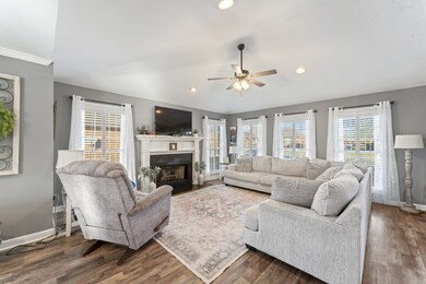 309 Green Hills Dr, Shelbyville, TN 37160 - photo 4