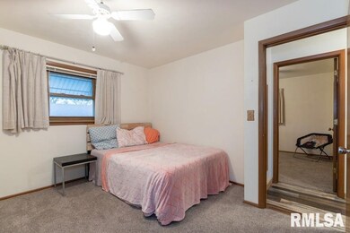 2601 4th St, Moline, IL 61265 - photo 7