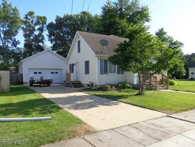110 Beech St E, Three Oaks, MI 49128 - photo 2