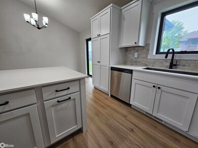 1505 E 10th St, Carroll, IA 51401 - photo 7