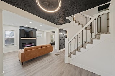 1511 E 37th St, Kansas City, MO 64109 - photo 5