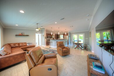 2831 Staples Ave-12
