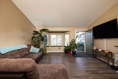 3210 SW Metolius Place, Redmond, OR 97756 - photo 5