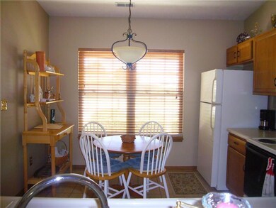 2085 Pelican Dr, Franklin, IN 46131 - photo 6