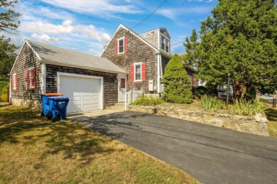 13 Hammond St, Mattapoisett, MA 02739 - photo 5