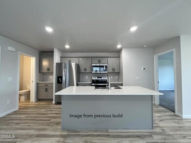 4517 47th St NW, Mandan, ND 58554 - photo 2