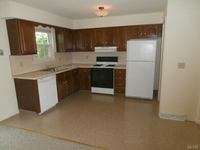 313 S 12th St, Emmaus, PA 18049 - photo 2