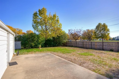 2301 50th St, Des Moines, IA 50310 - photo 5