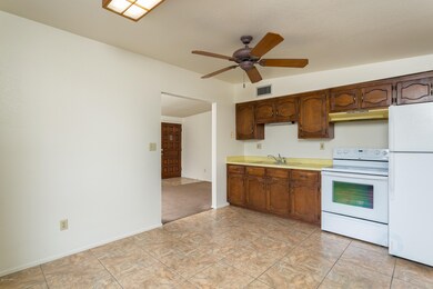 3133 E. Almartin