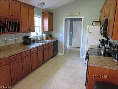 2467 Danny Bell Rd, Asheboro, NC 27205 - photo 4