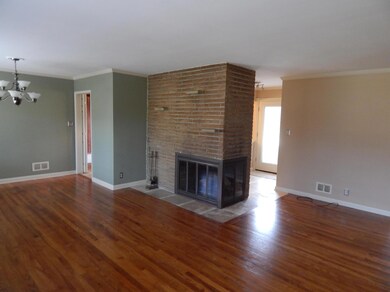 Living room/dining room w/fireplace