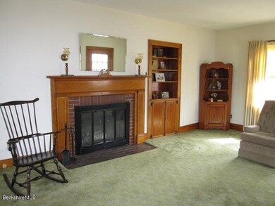 320 Franklin St, North Adams, MA 01247 - photo 4
