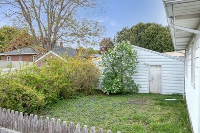 23 Moore St, Chicopee, MA 01013 - photo 3