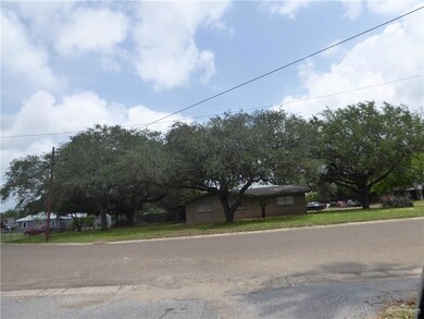 812 S Oregon Ave, Weslaco, TX 78596 - photo 4