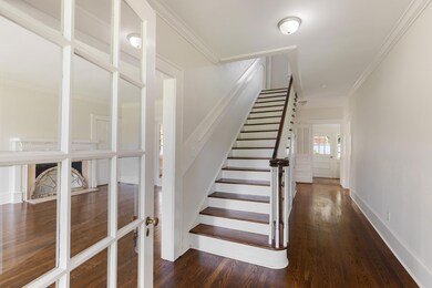 Beautiful Entry with Large Staircase