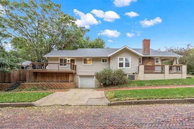 122 E Highland Ave, Saint Joseph, MO 64505 - photo 2