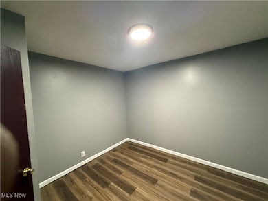 371 Beth St, Akron, OH 44301 - photo 4