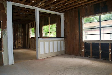 812 S 1st Ave, Stroud, OK 74079 - photo 4