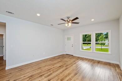 587 Brock Ave, Crestview, FL 32539 - photo 4