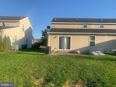 582 Daisy Dr, New Holland, PA 17557 - photo 7