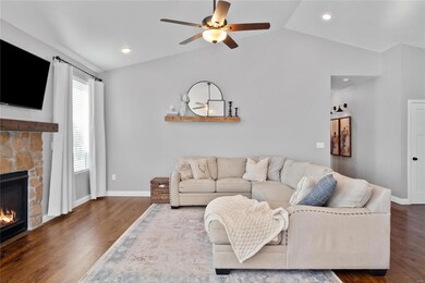 1104 Lucca Ct, Caseyville, IL 62232 - photo 6