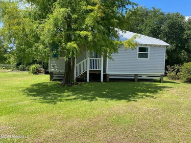 128 Washington St, Bay Saint Louis, MS 39520 - photo 2