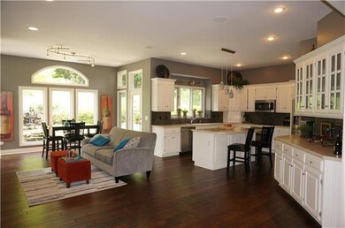 7612 Eicher Dr, Shawnee, KS 66217 - photo 4