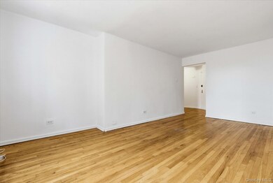 60-11 Broadway unit 4N, Woodside, NY 11377 - photo 5