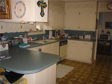 Kitchen. View 1