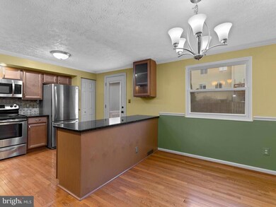 13233 Custom House Ct, Fairfax, VA 22033 - photo 5