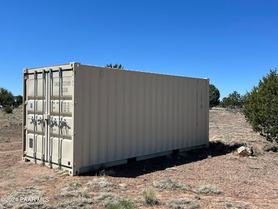 228 Flying Wrench Rd, Ash Fork, AZ 86320 - photo 5