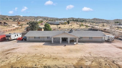 25733 Roundup Way, Apple Valley, CA 92308 - photo 2