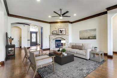 9005 Cedar Bluffs Dr, North Richland Hills, TX 76182 - photo 3