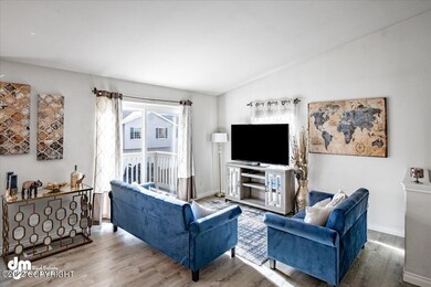 05-Living Room_ELI04146-2-HDR-Edit