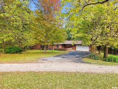 606 Thatcher Ln, Metamora, IL 61548 - photo 3