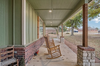 1210 SW 20th St, Wagoner, OK 74467 - photo 4