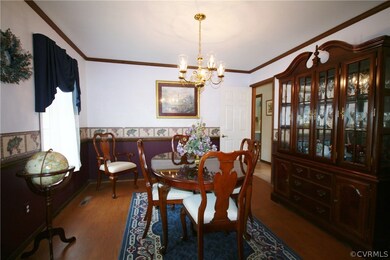 FORMAL DINING