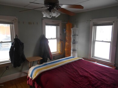 17 Pearl St, Adams, MA 01220 - photo 6