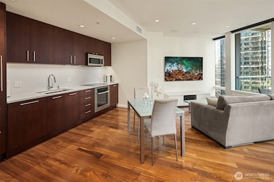 Bellevue Towers unit 2009, Bellevue, WA 98004 - photo 4