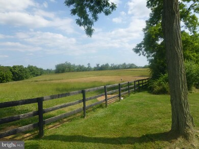 35233 Snickersville Turnpike, Round Hill, VA 20141 - photo 2