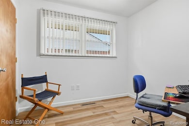 18772 Hamann St, Riverview, MI 48193 - photo 6