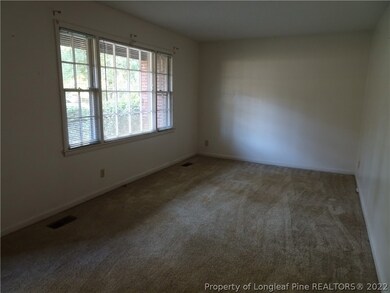 7606 Jennings Ln, Fayetteville, NC 28303 - photo 3