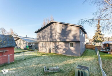 Unit B - Back Yard 20160930-DW-4790-SMAL