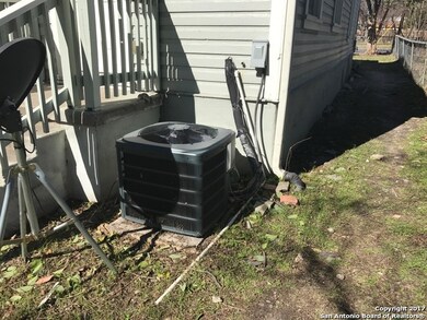 802 E Euclid Ave unit 2, San Antonio, TX 78212 - photo 2