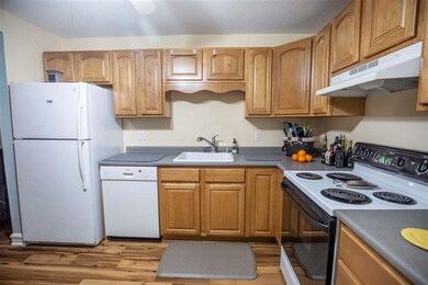 9 Swiftwater Dr unit 6, Allenstown, NH 03275 - photo 4
