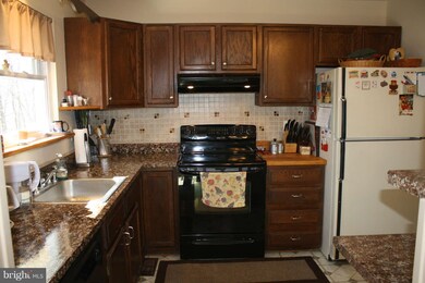 1231 Barefoot Ln, Owings, MD 20736 - photo 3