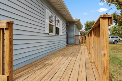 601 N 3rd Ave, Chenoa, IL 61726 - photo 2